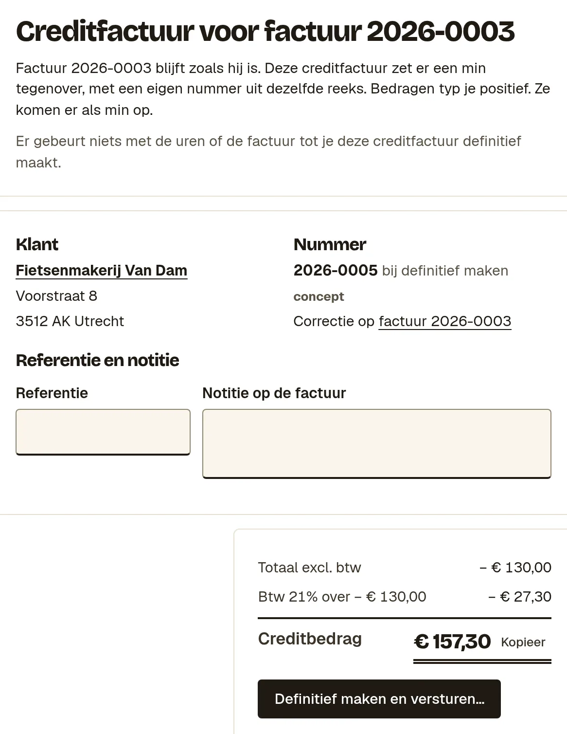 De conceptcreditfactuur voor factuur 2026-0003, met de klant, de bedragen als min, het creditbedrag en de knop Definitief maken en versturen.