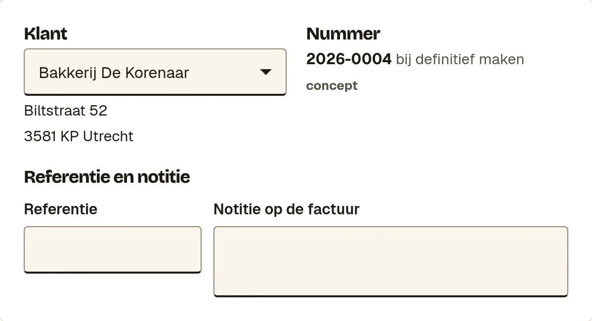Een nieuwe factuur met de gekozen klant, het nummer dat bij definitief maken komt, en de velden Referentie en Notitie op de factuur.