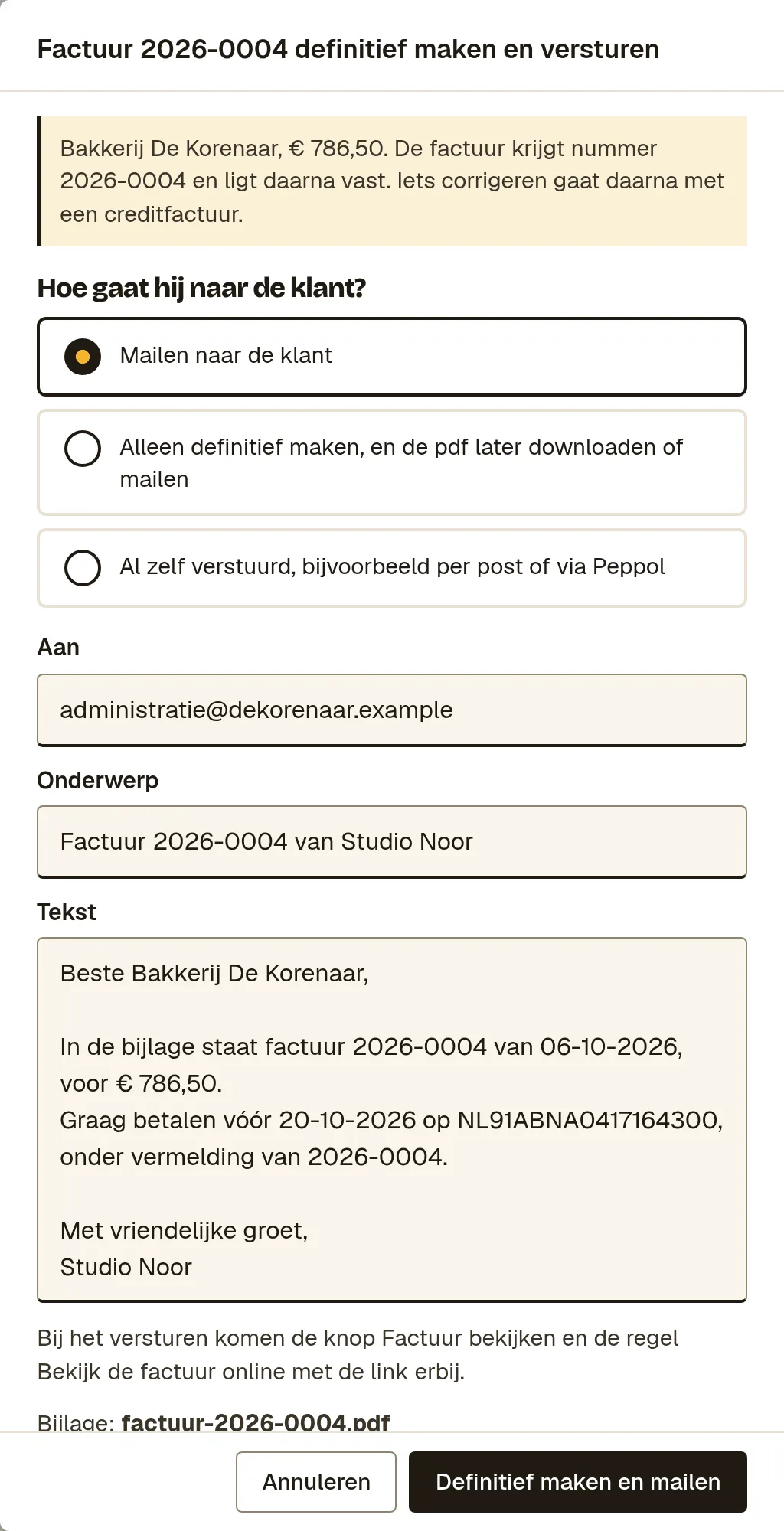 Het venster Hoe gaat hij naar de klant? met de keuze Mailen naar de klant, de velden Aan, Onderwerp en Tekst, en de knop Definitief maken en mailen.